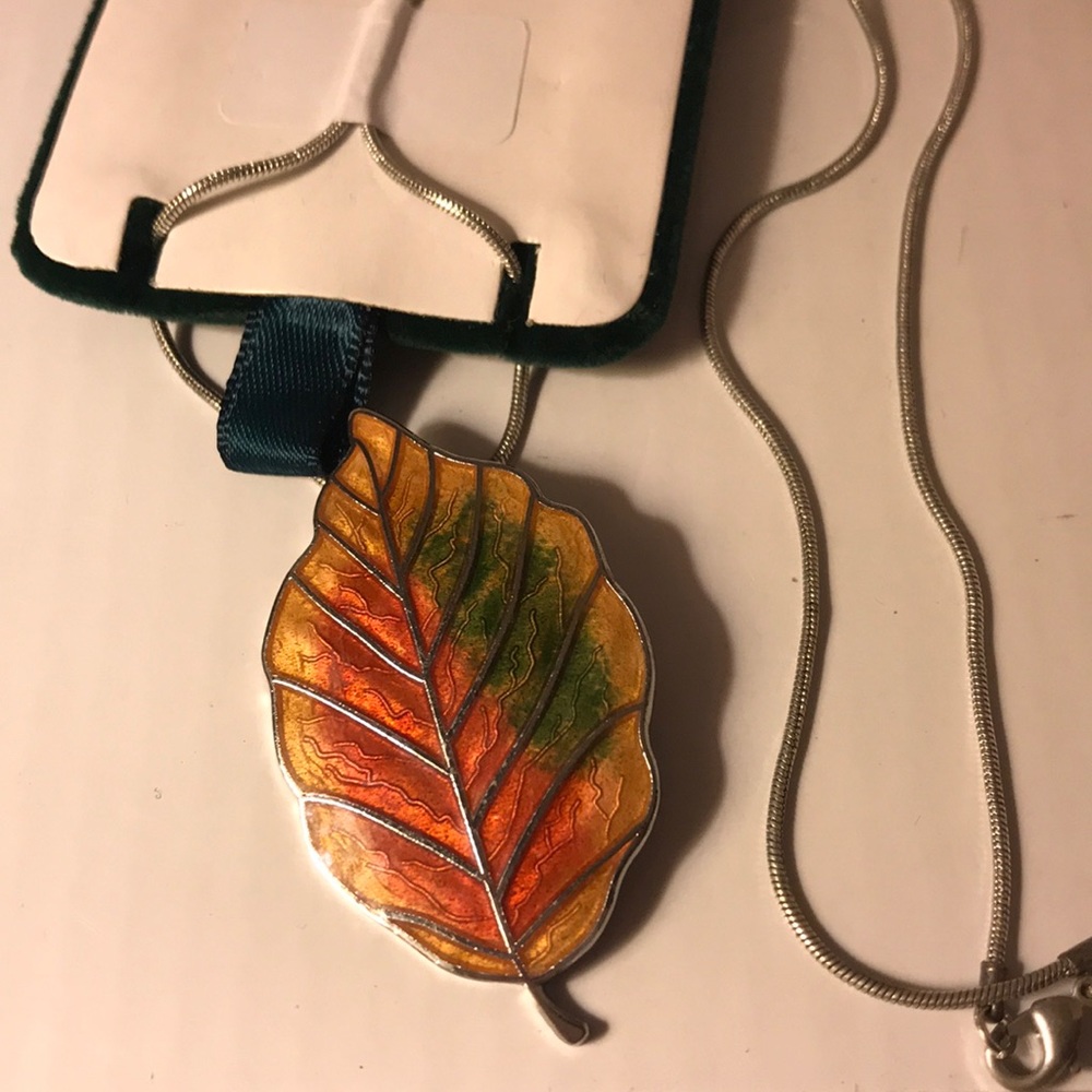 Ireland 🇮🇪 Carrick Art Celtic Silver and pewter leaf necklace - Picture 6 of 7